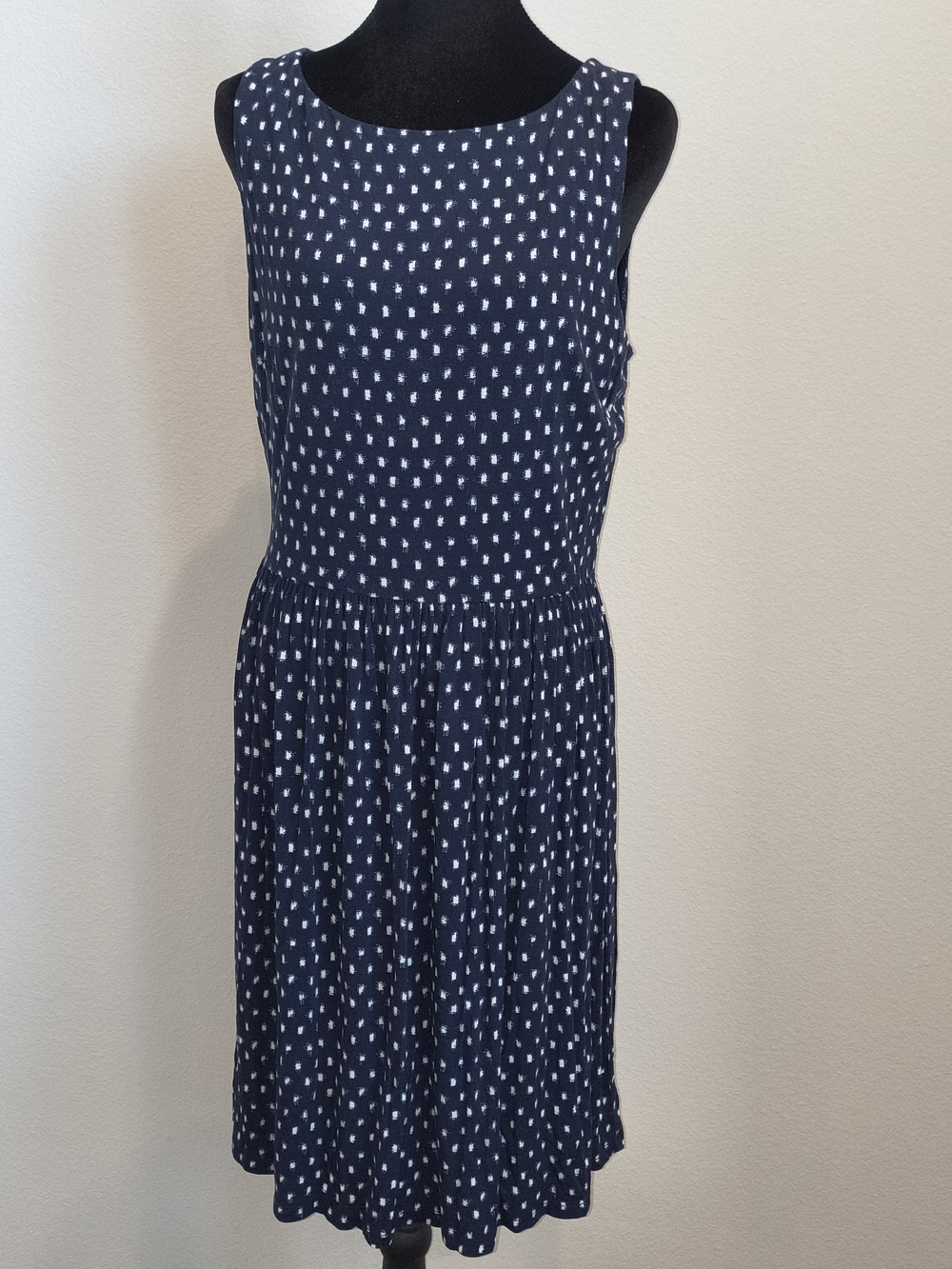 LOFT Navy Dot-Accent Sleeveless Dress Size L